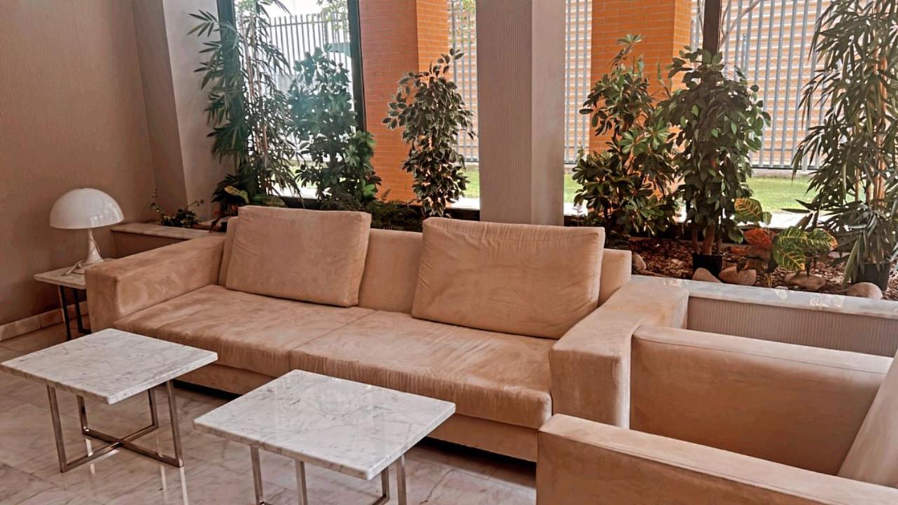 Suites Madrid Belfast 13 Ifema Airport Exterior photo